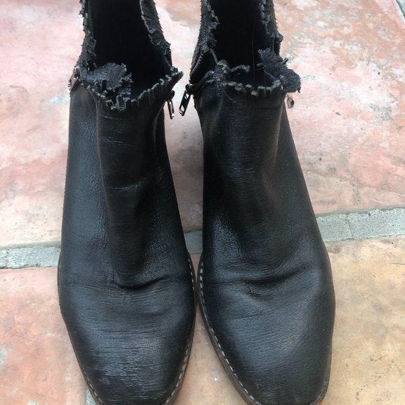 Silent D Black Leather Fringe Booties Incall - Picture 2 of 6